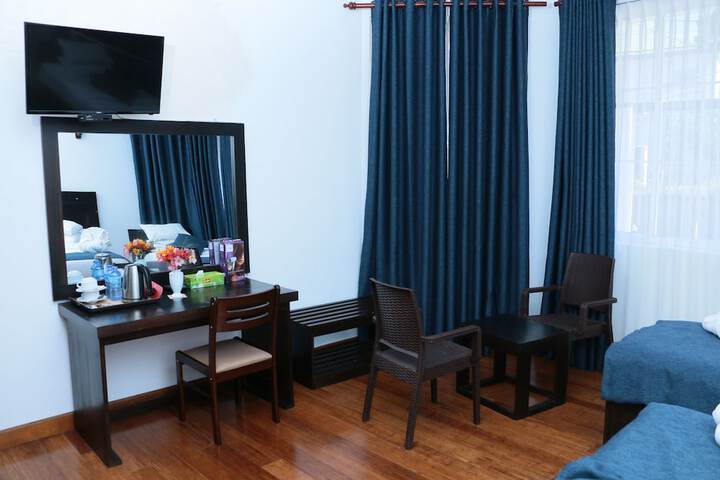 Room 9 of 34