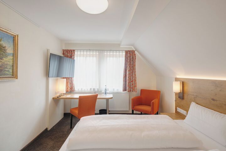 Room 4 of 22