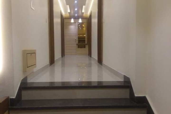 Ballroom/Hall 74 of 77