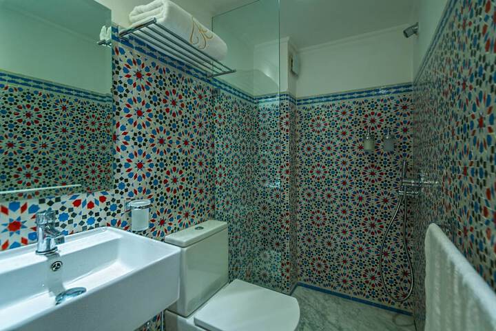 Room 15 of 28