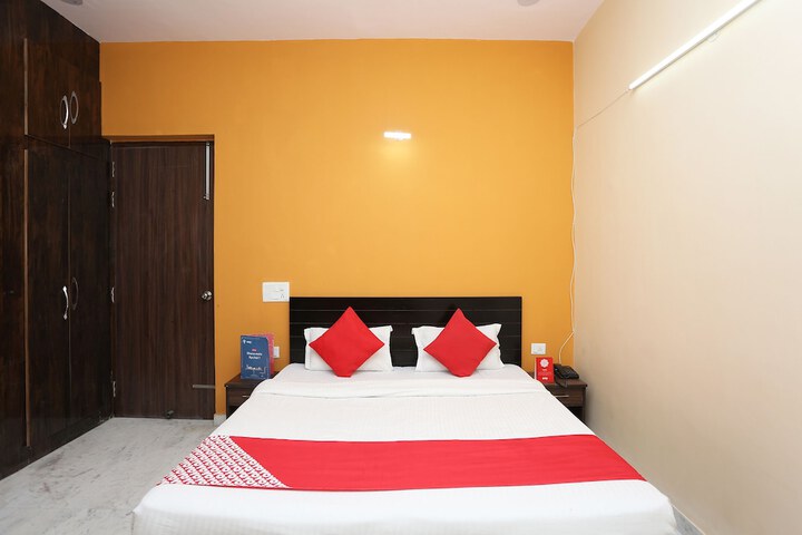 Room 3 of 15