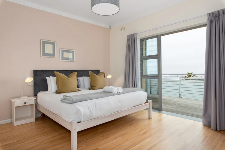 Caprice Court 8