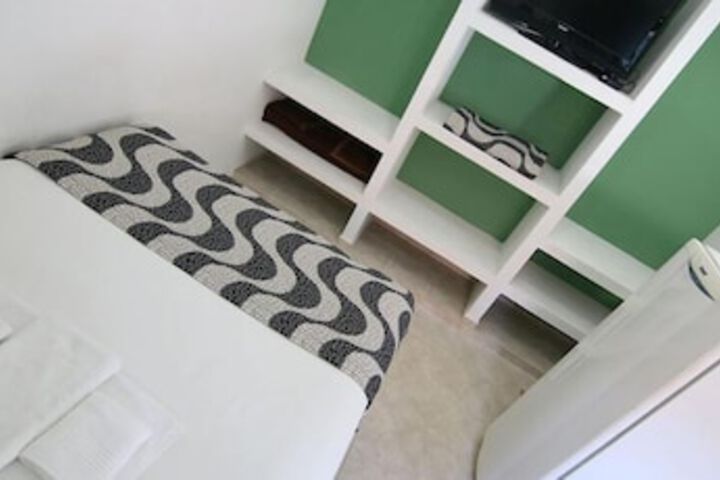 Room 16 of 44
