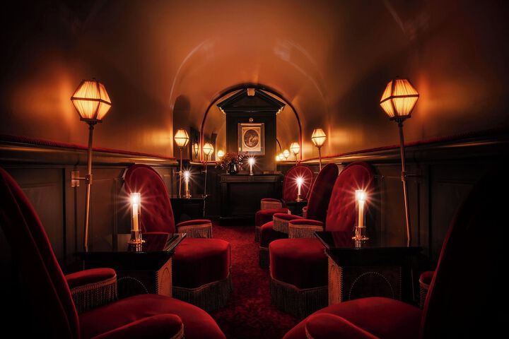 Lounge 47 of 50