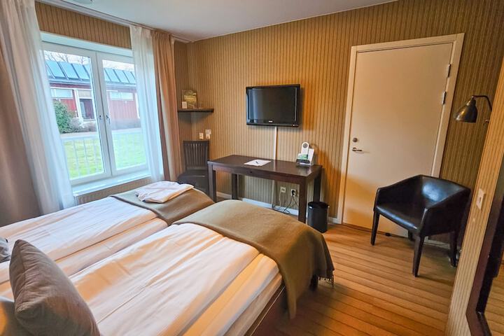 Room 47 of 75