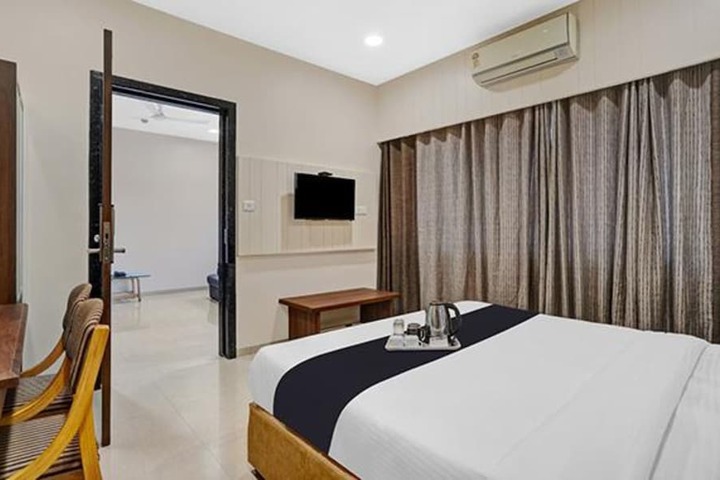 Room 11 of 26