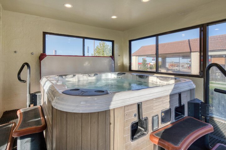 Hotel Pool