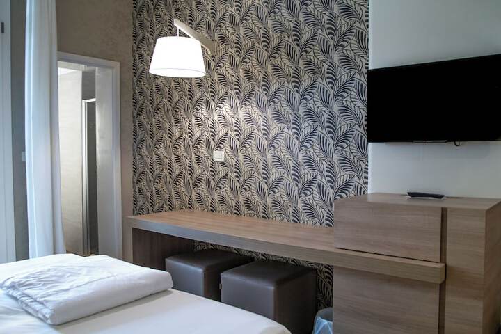 Room 56 of 180