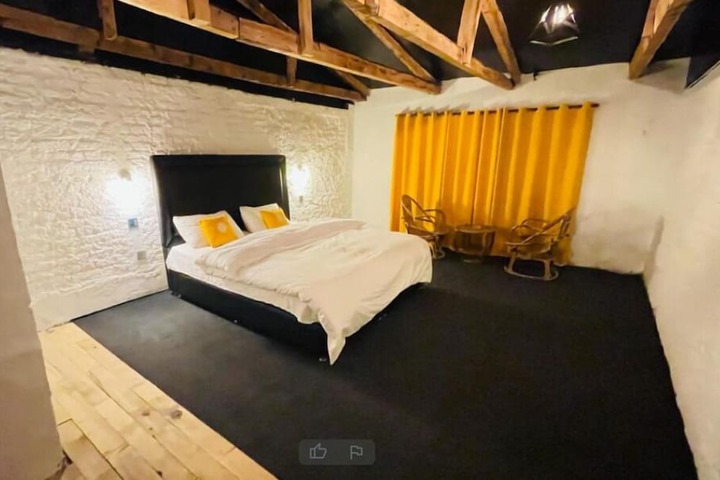 Room 5 of 25