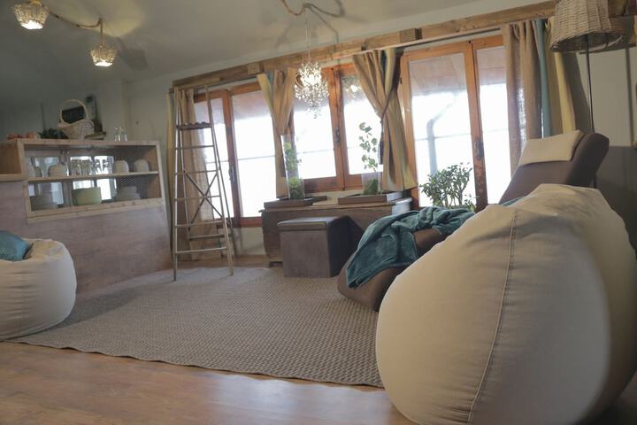 Room 14 of 27
