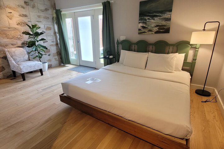 Room 22 of 91