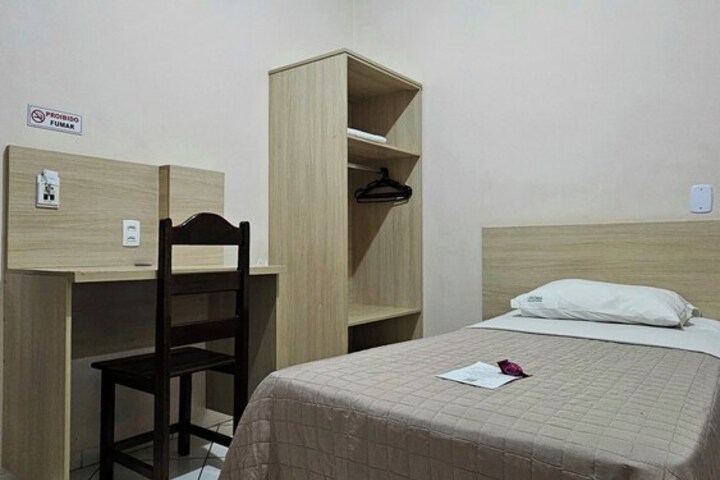 Room 28 of 62