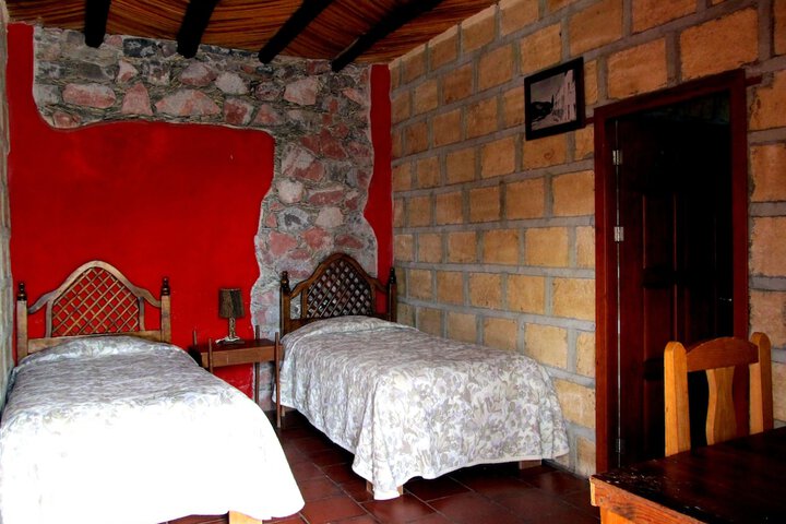Room 6 of 18
