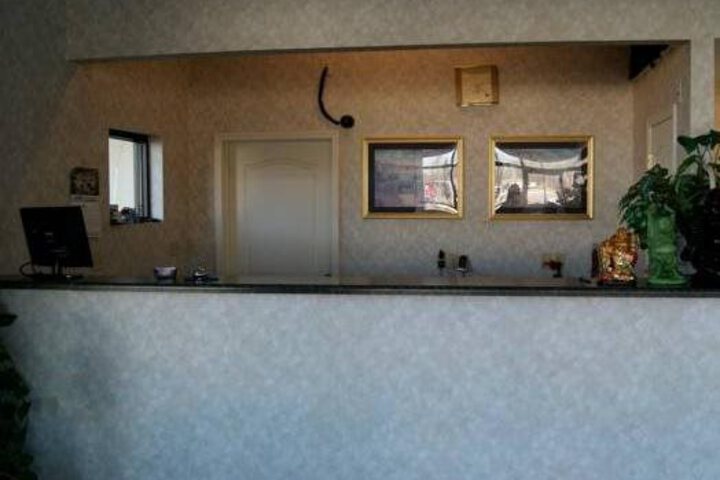 AMERICAN INN AND SUITES