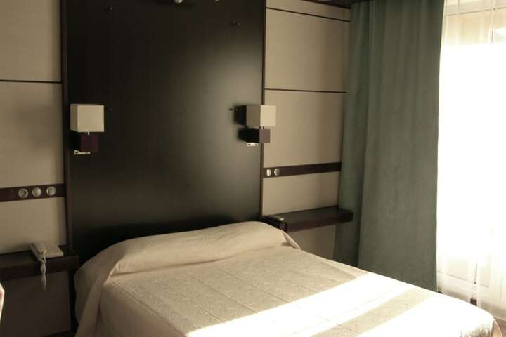 Room 5 of 34