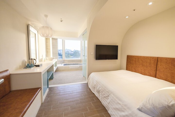 Room 8 of 95