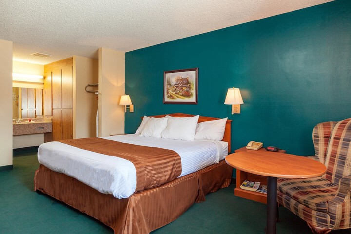 Room 5 of 19