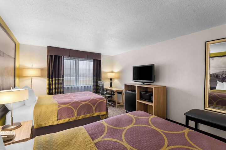 2 Double Beds (2 of 5)
