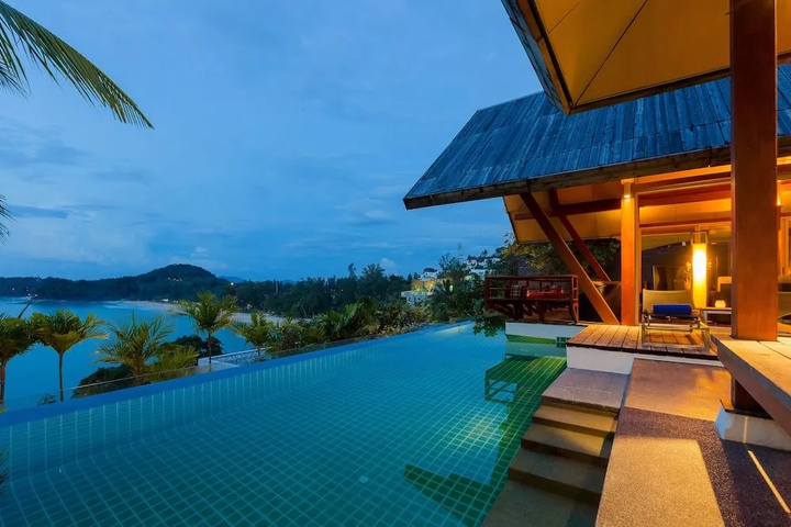Pool Hotel