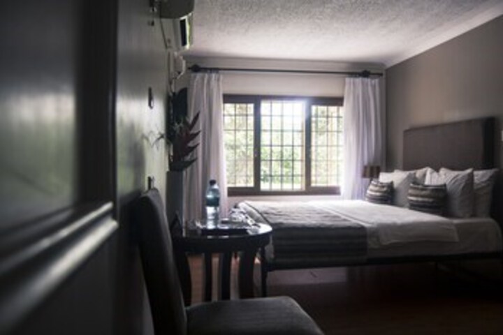 Room 17 of 33