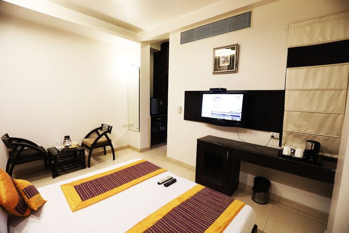 Room 7 of 31