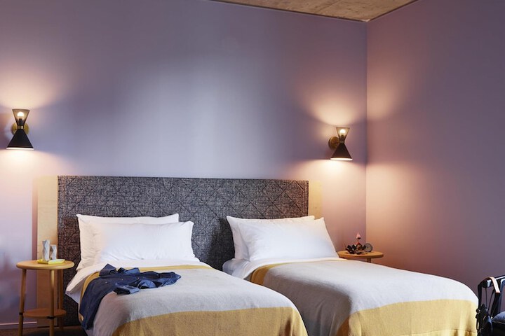 Room 16 of 52