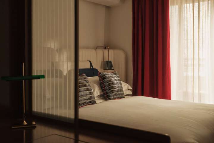 Room 6 of 40