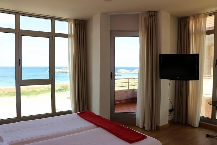Room 45 of 168