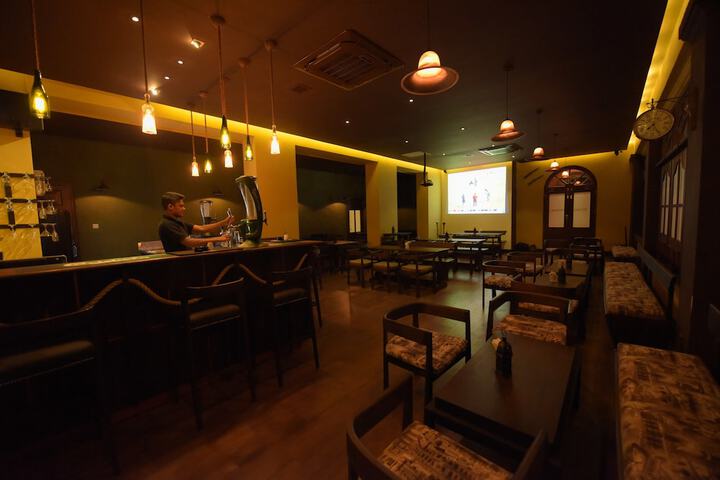 Lounge 56 of 67