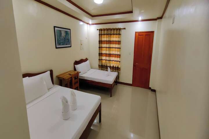 Room 6 of 32