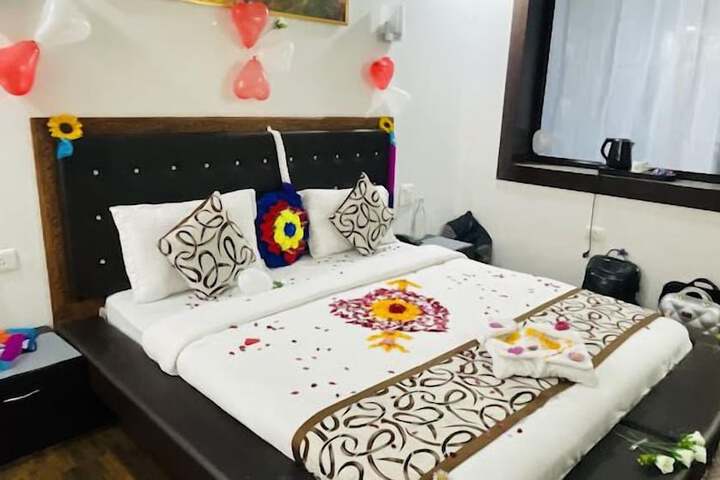 Room 2 of 37
