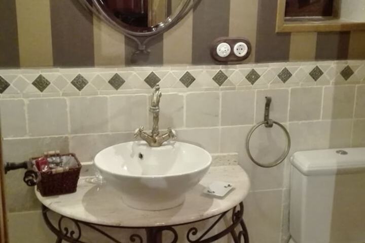 Room 12 of 26