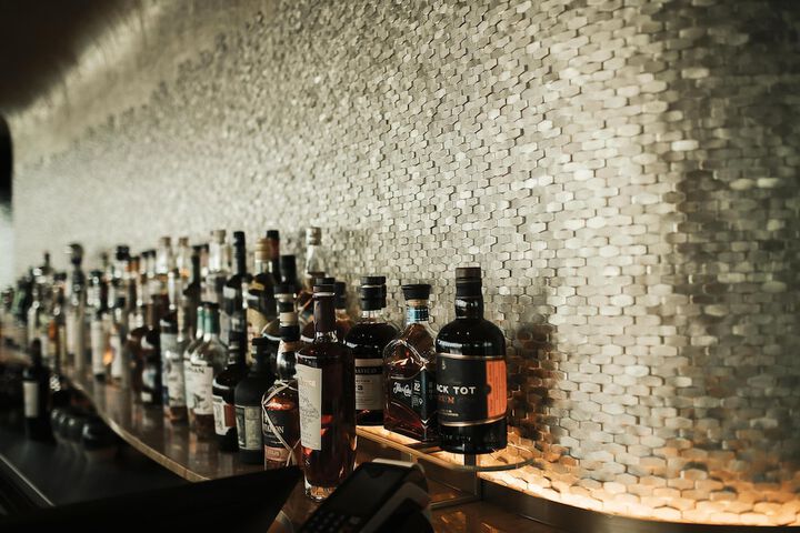 Lounge 100 of 107