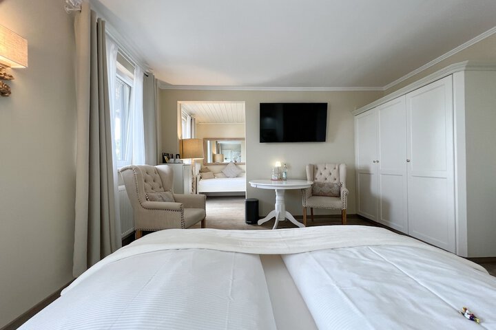 Room 13 of 207