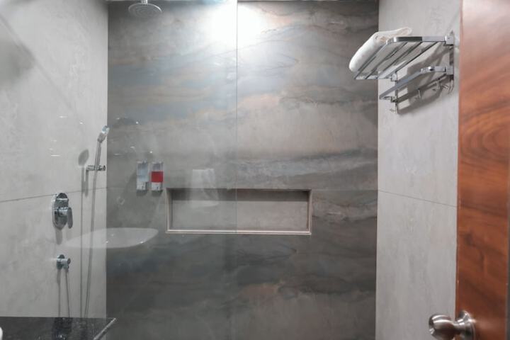 Room 10 of 11