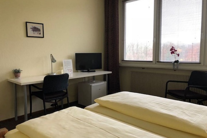 Room 10 of 26