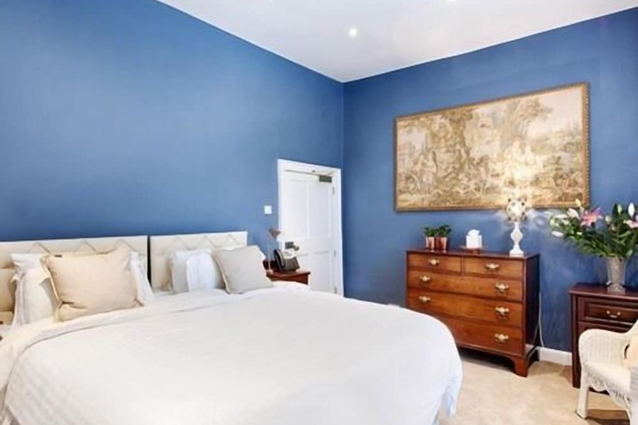 Room 10 of 145