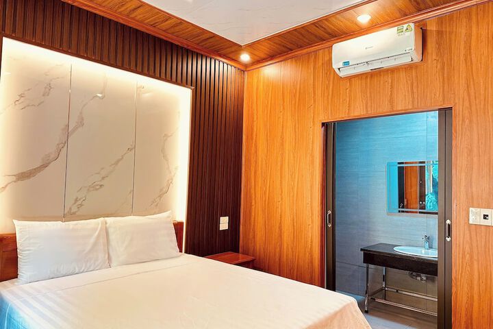 Room 14 of 52