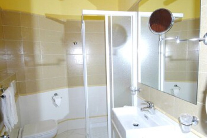 Room 2 of 12