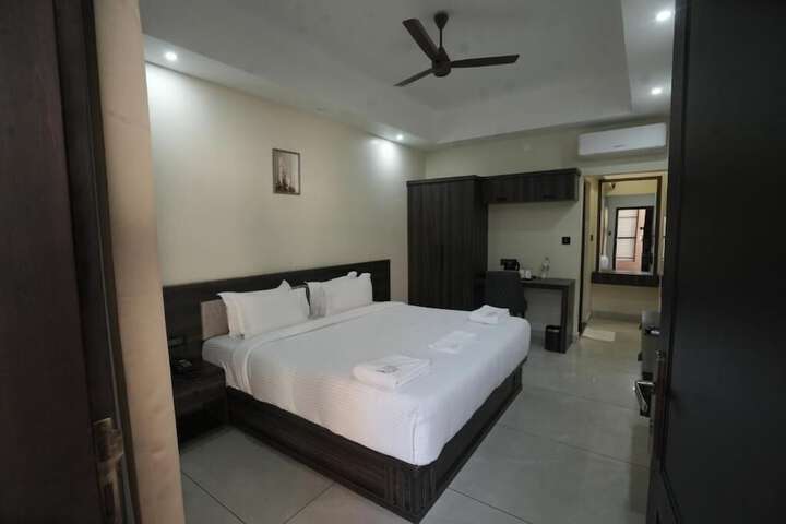 Room 2 of 22