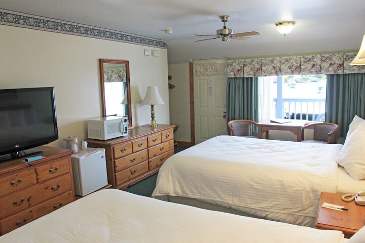 Room 2 of 173