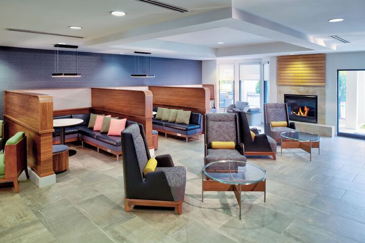 Entrance & Lobby