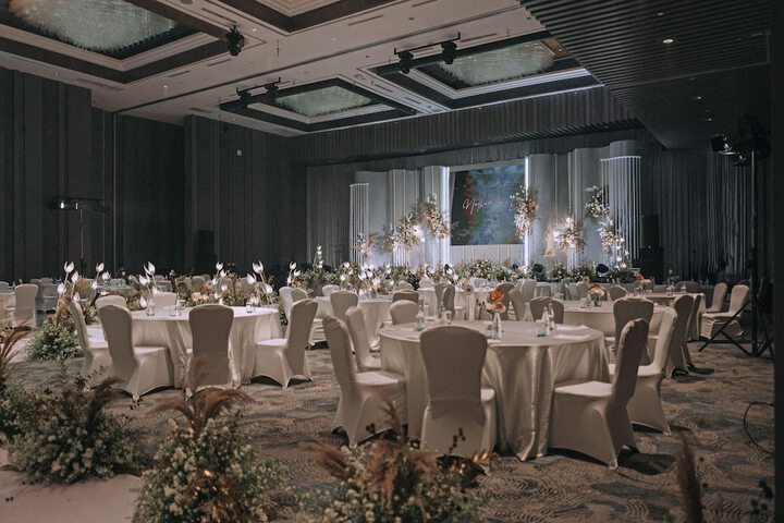 Ballroom/Hall 49 of 69