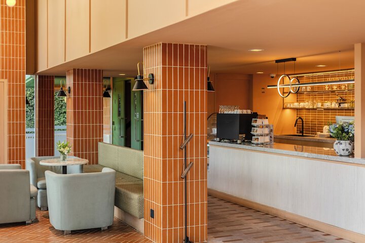 Entrance & Lobby