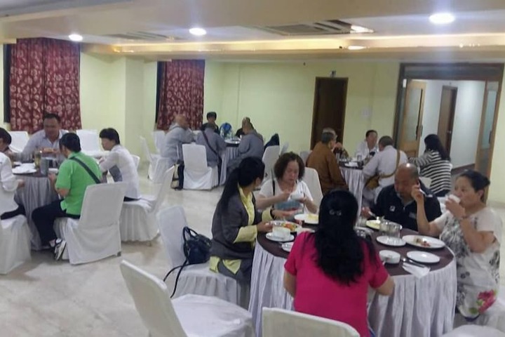 Ballroom/Hall 48 of 55