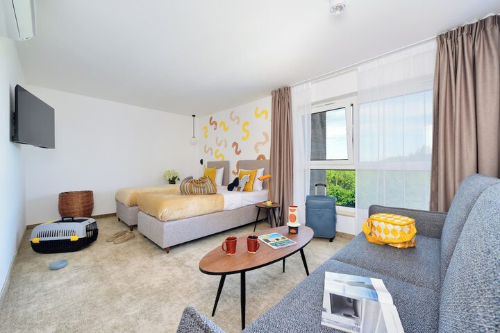 Room 11 of 47