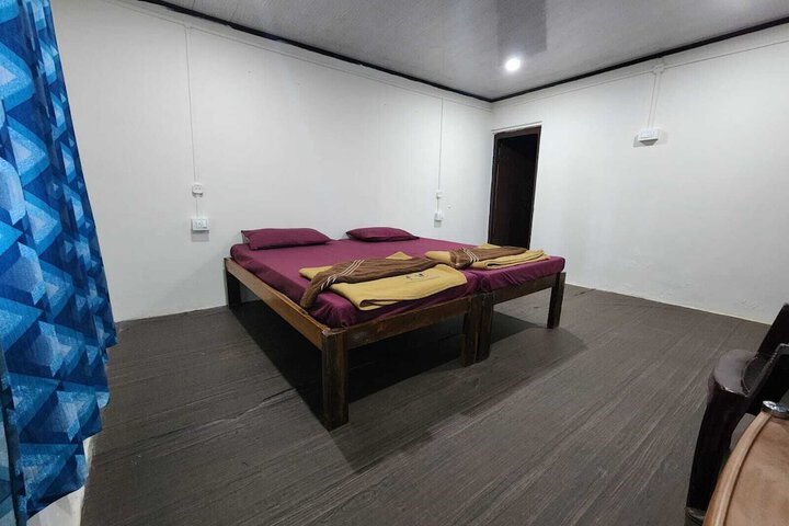 Room 6 of 40