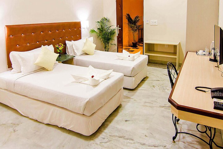 Room 6 of 34