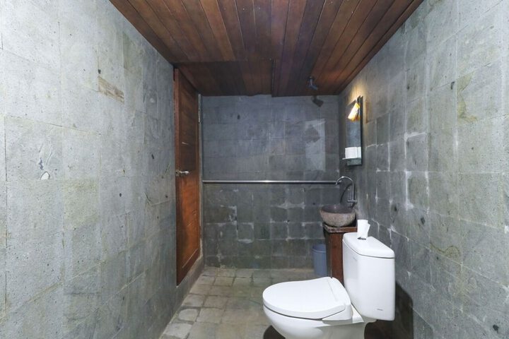 Room 28 of 51