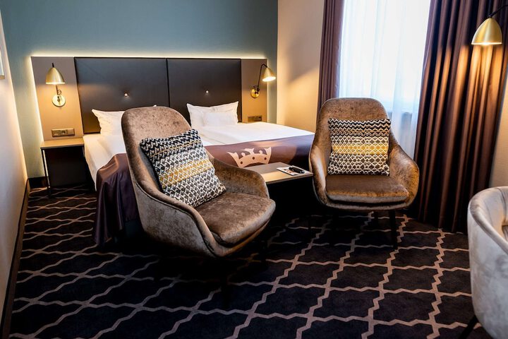 Room 45 of 102
